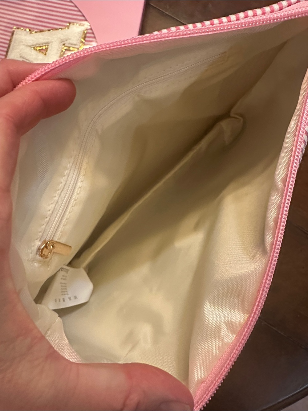 NWT Pink and White Travel Bag Set - Picture 5 of 7